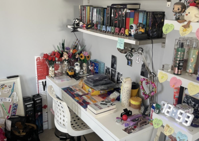Desk clean after cleaning service in Aurora, ON