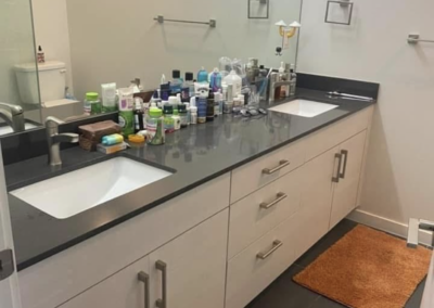 Bathroom cleaning and organizing after professional service in Aurora, ON