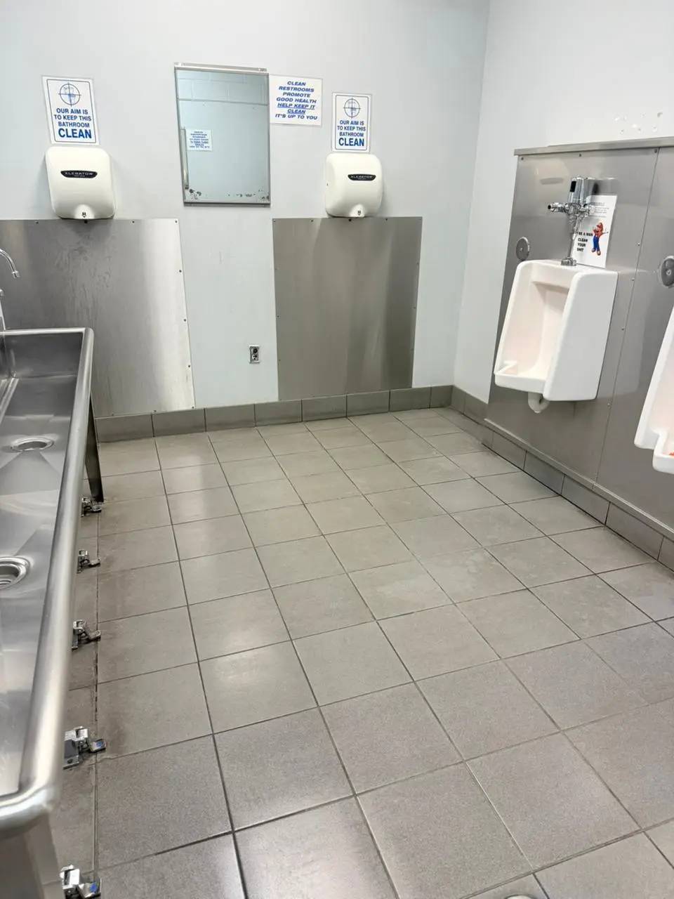 spinnaker-washroom-floor-after Warehouse Washroom Floor Commercial Cleaning After